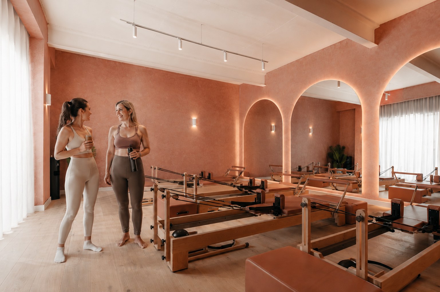 POSÉ Pilates reformer class with clients in the Mosman studio